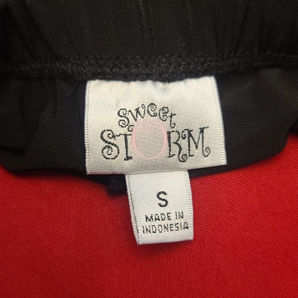 Small Red & Black Dress - Picture 2 of 4